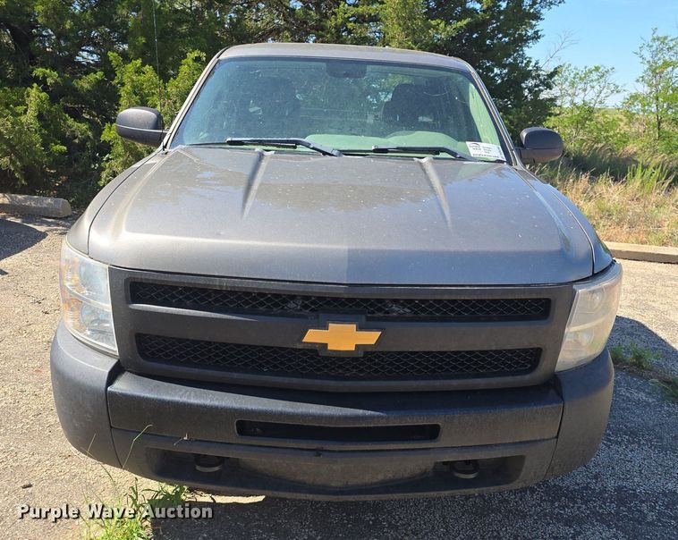 image for item DQ4399 2013 Chevrolet Silverado 1500 Ext. Cab pickup truck