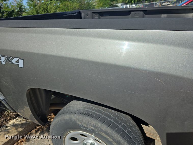 image for item DQ4399 2013 Chevrolet Silverado 1500 Ext. Cab pickup truck