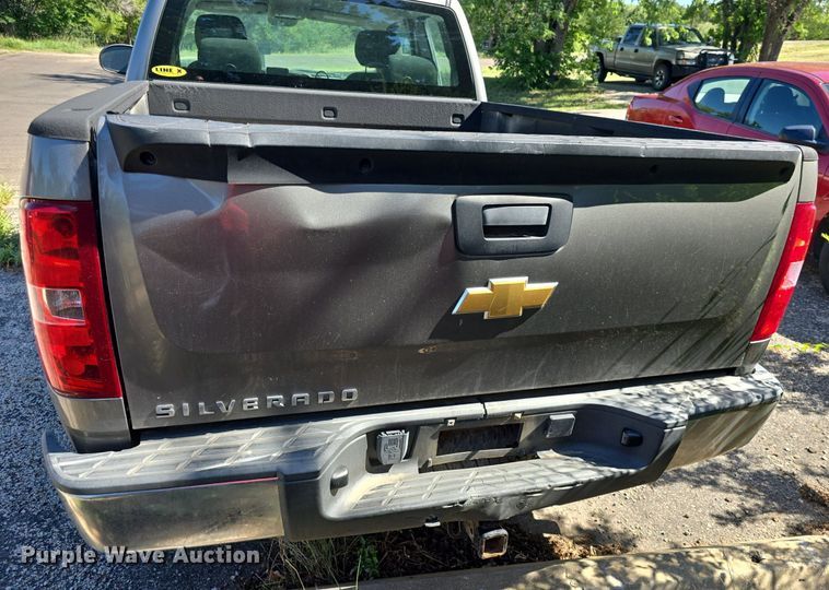 image for item DQ4399 2013 Chevrolet Silverado 1500 Ext. Cab pickup truck