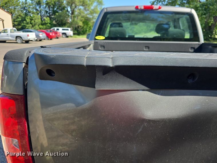 image for item DQ4399 2013 Chevrolet Silverado 1500 Ext. Cab pickup truck