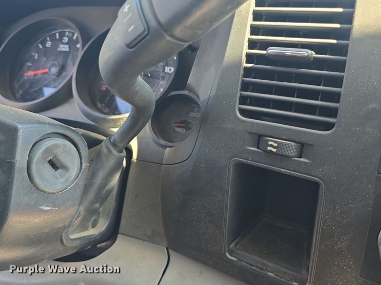 image for item DQ4399 2013 Chevrolet Silverado 1500 Ext. Cab pickup truck