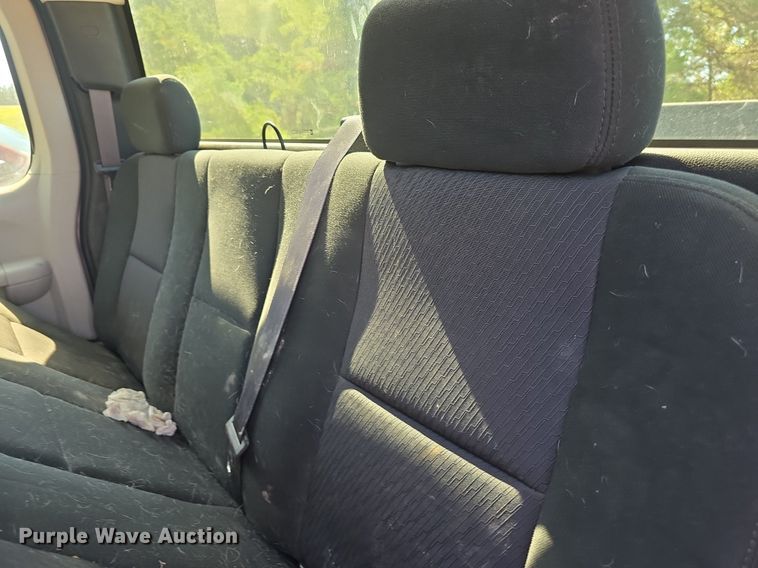 image for item DQ4399 2013 Chevrolet Silverado 1500 Ext. Cab pickup truck