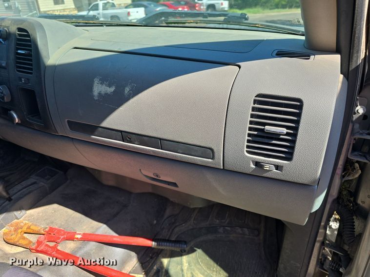 image for item DQ4399 2013 Chevrolet Silverado 1500 Ext. Cab pickup truck