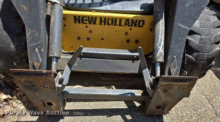 image for item DQ4400 2008 New Holland L190 skid steer loader