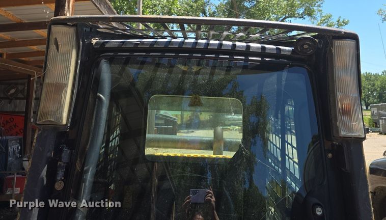 image for item DQ4400 2008 New Holland L190 skid steer loader