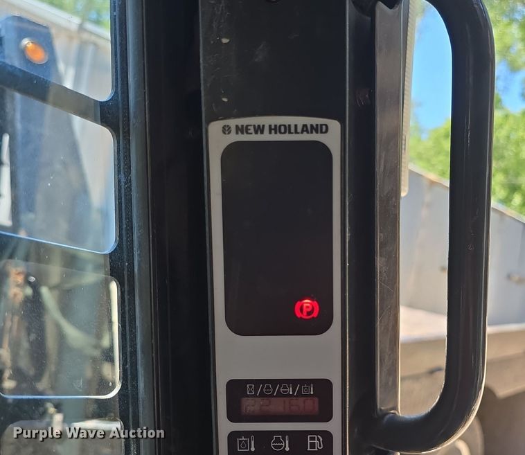 image for item DQ4400 2008 New Holland L190 skid steer loader