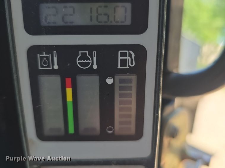 image for item DQ4400 2008 New Holland L190 skid steer loader