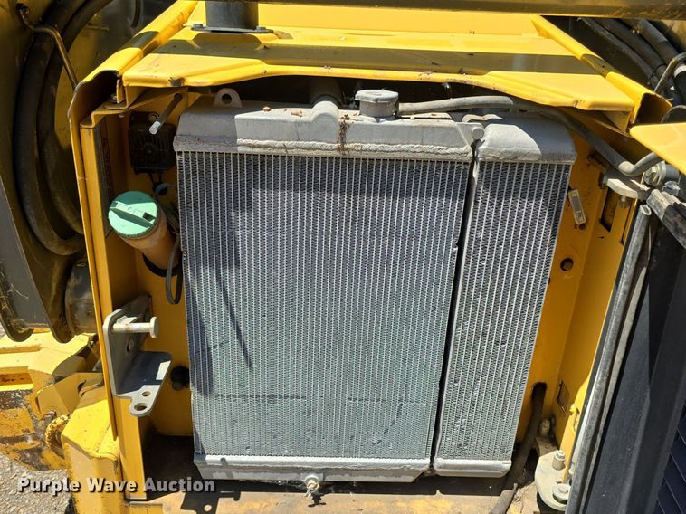 image for item DQ4400 2008 New Holland L190 skid steer loader