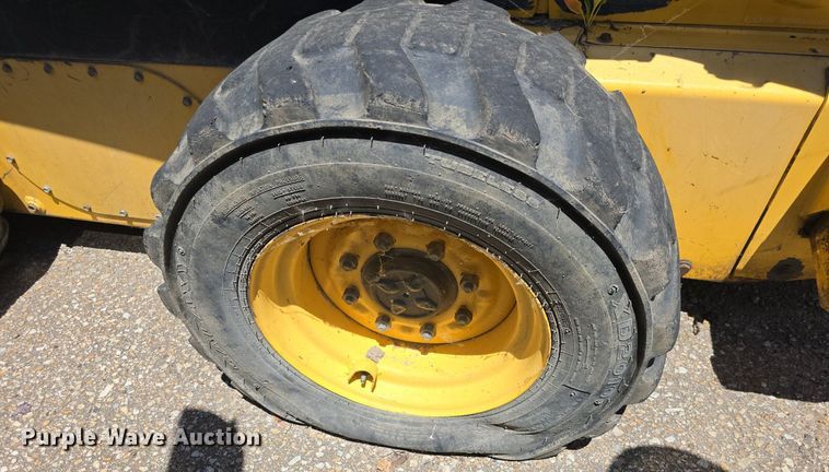 image for item DQ4400 2008 New Holland L190 skid steer loader