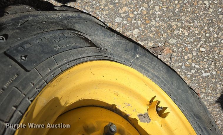 image for item DQ4400 2008 New Holland L190 skid steer loader