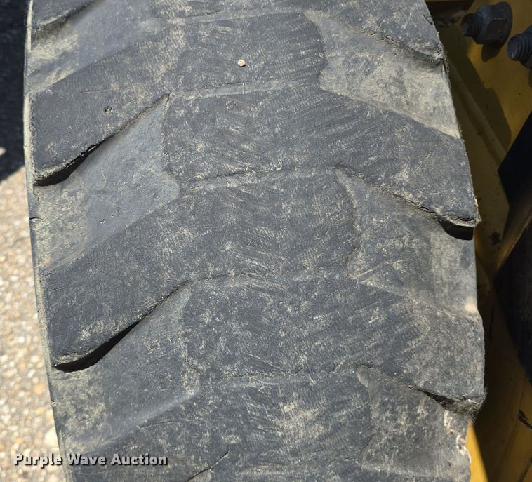 image for item DQ4400 2008 New Holland L190 skid steer loader