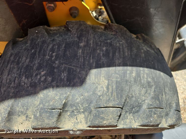 image for item DQ4400 2008 New Holland L190 skid steer loader