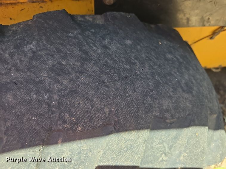 image for item DQ4400 2008 New Holland L190 skid steer loader