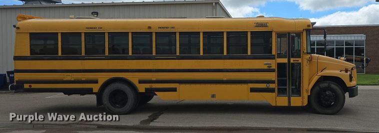 image for item DQ4402 2004 Freightliner  Thomas Built school bus