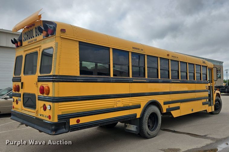 image for item DQ4402 2004 Freightliner  Thomas Built school bus