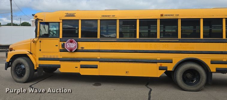 image for item DQ4402 2004 Freightliner  Thomas Built school bus