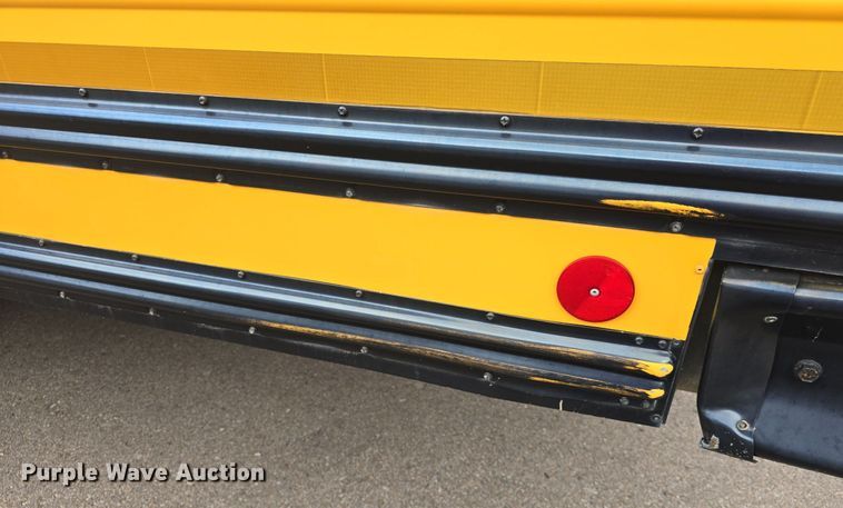 image for item DQ4402 2004 Freightliner  Thomas Built school bus