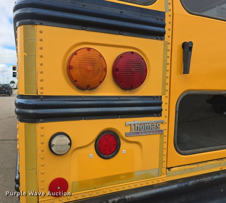 image for item DQ4402 2004 Freightliner  Thomas Built school bus