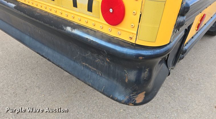 image for item DQ4402 2004 Freightliner  Thomas Built school bus