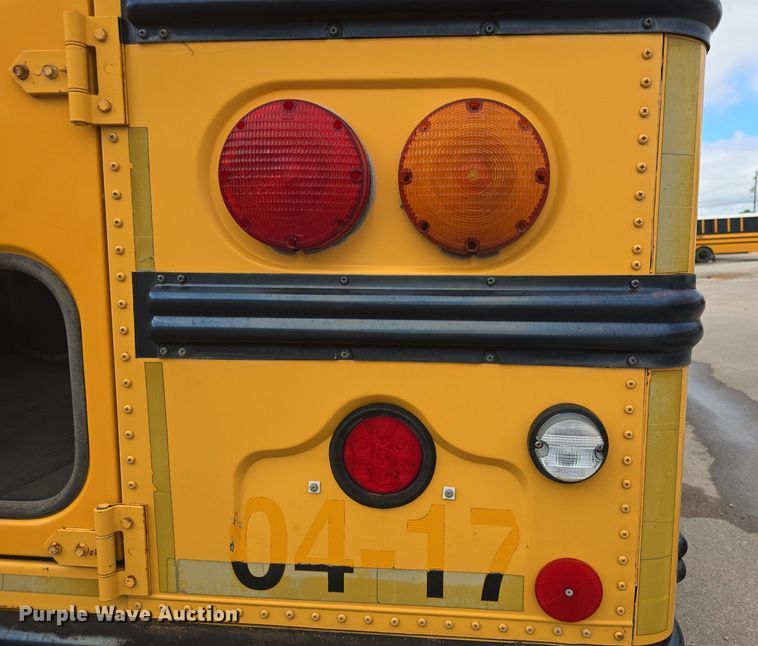 image for item DQ4402 2004 Freightliner  Thomas Built school bus