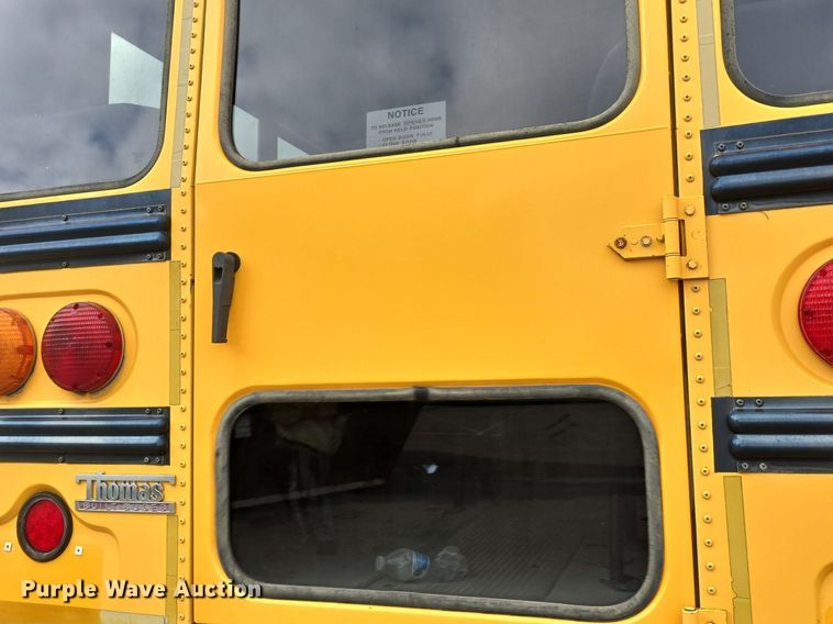 image for item DQ4402 2004 Freightliner  Thomas Built school bus