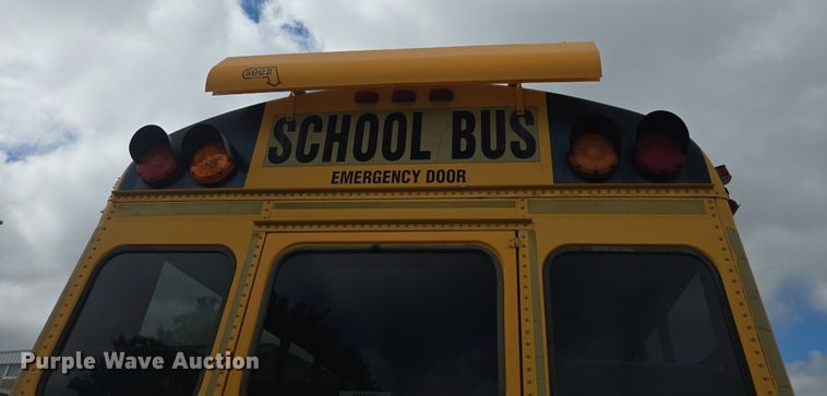 image for item DQ4402 2004 Freightliner  Thomas Built school bus