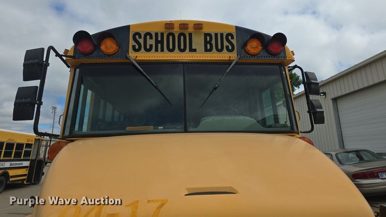 image for item DQ4402 2004 Freightliner  Thomas Built school bus