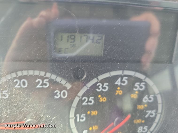 image for item DQ4402 2004 Freightliner  Thomas Built school bus