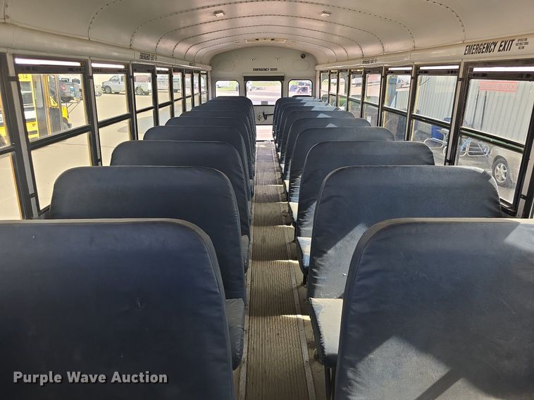 image for item DQ4402 2004 Freightliner  Thomas Built school bus