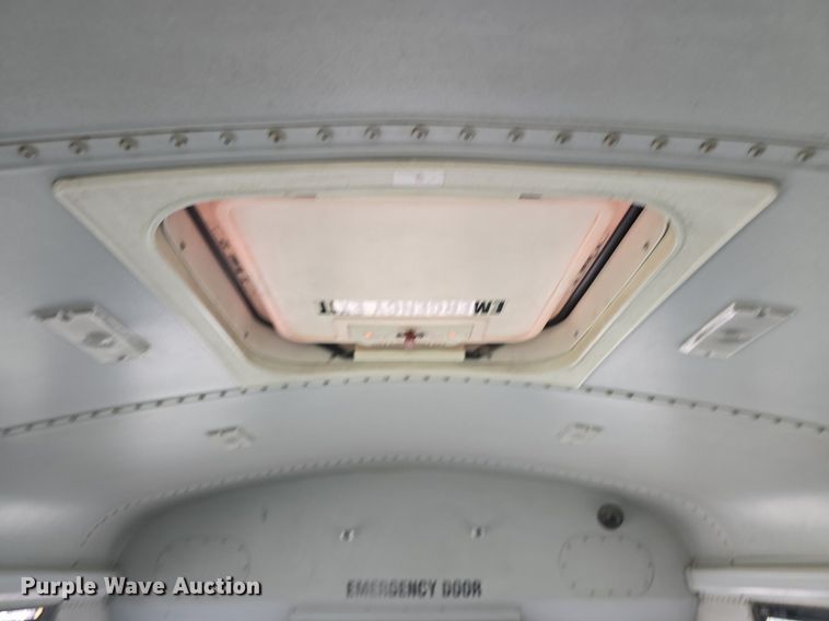 image for item DQ4402 2004 Freightliner  Thomas Built school bus