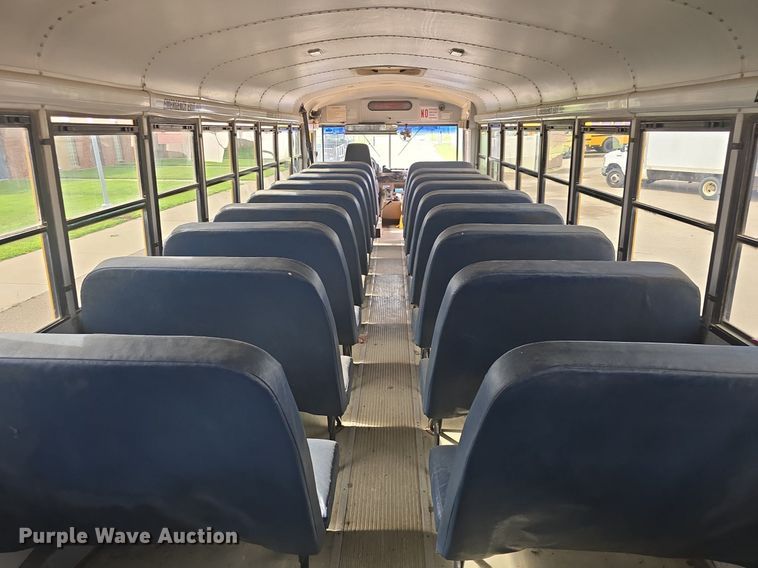 image for item DQ4402 2004 Freightliner  Thomas Built school bus