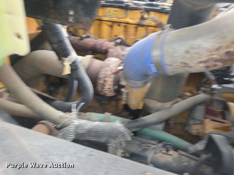 image for item DQ4402 2004 Freightliner  Thomas Built school bus