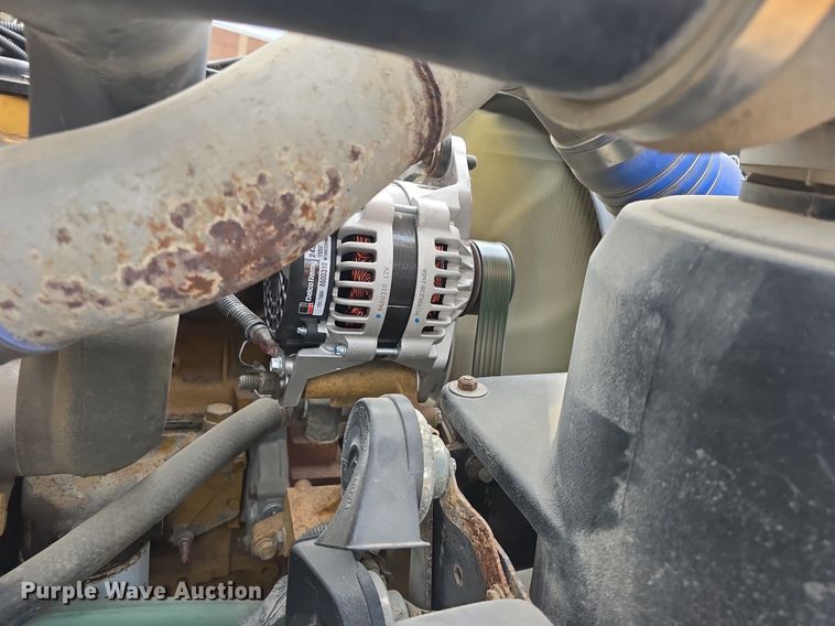 image for item DQ4402 2004 Freightliner  Thomas Built school bus