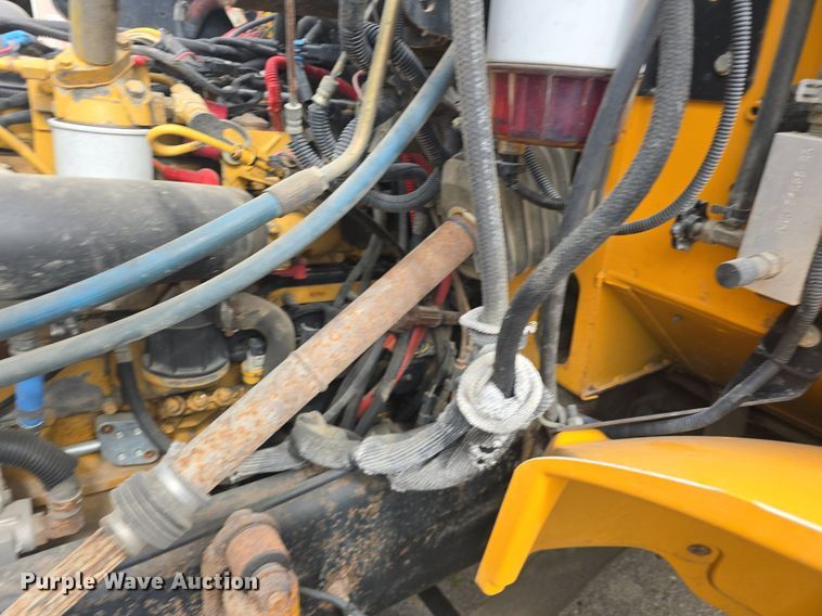 image for item DQ4402 2004 Freightliner  Thomas Built school bus