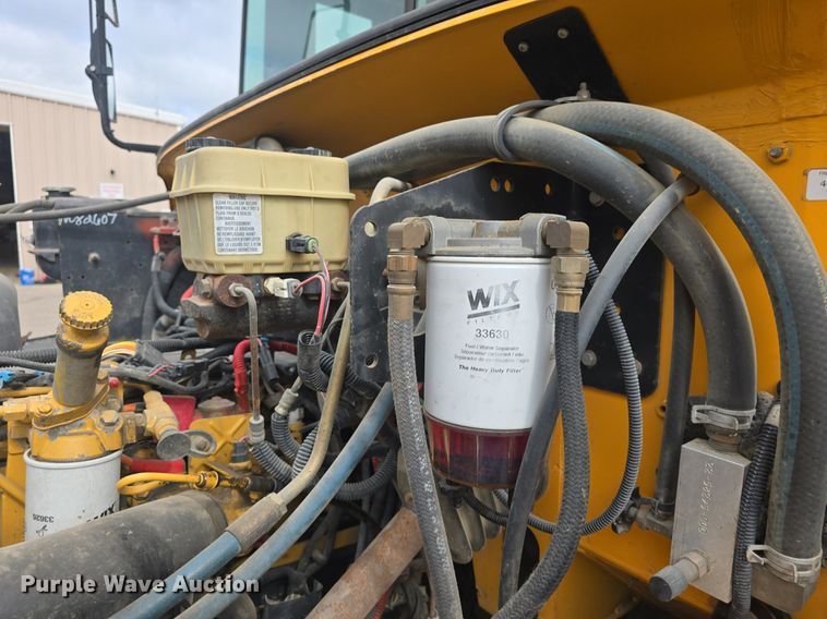 image for item DQ4402 2004 Freightliner  Thomas Built school bus