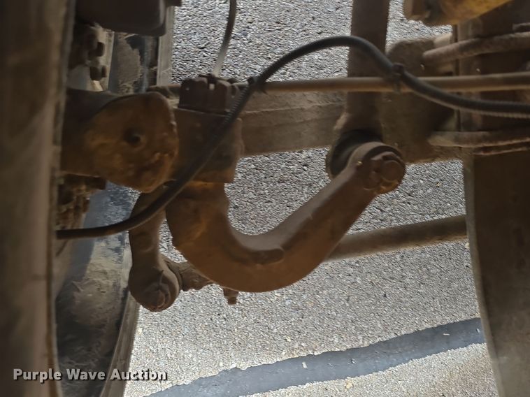 image for item DQ4402 2004 Freightliner  Thomas Built school bus