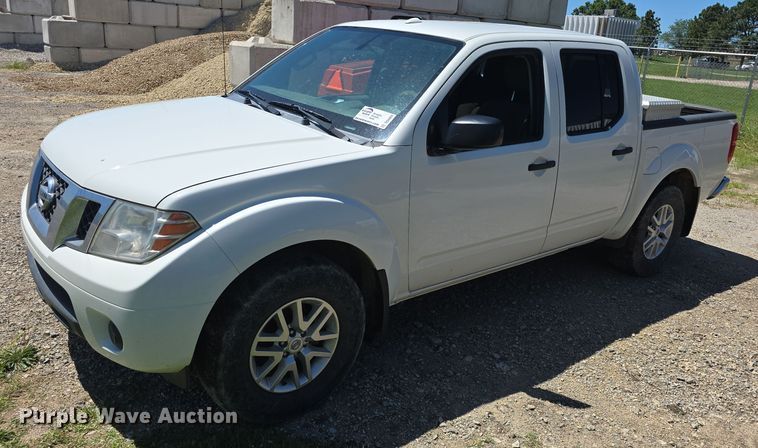 image for item DQ4406 2016 Nissan Frontier SV Crew Cab pickup truck