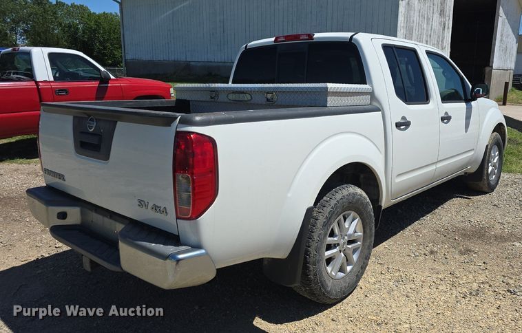 image for item DQ4406 2016 Nissan Frontier SV Crew Cab pickup truck