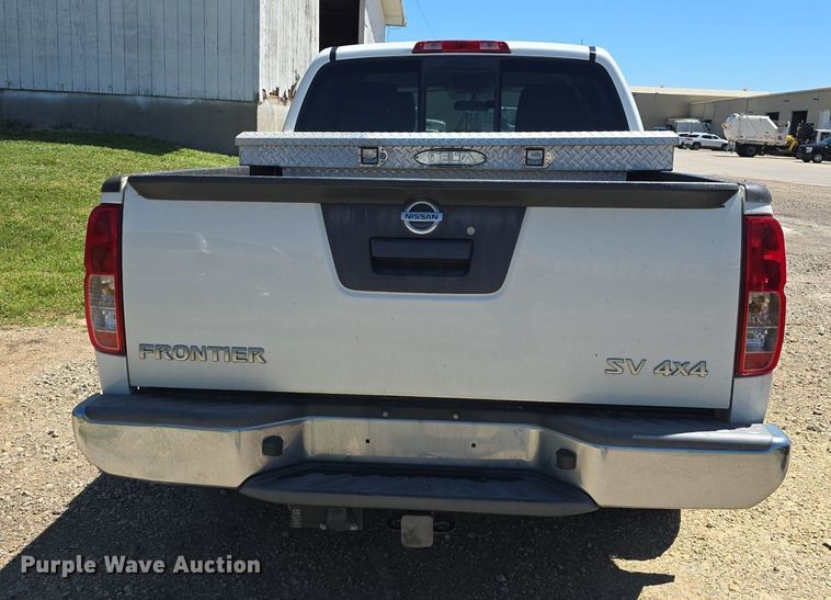 image for item DQ4406 2016 Nissan Frontier SV Crew Cab pickup truck