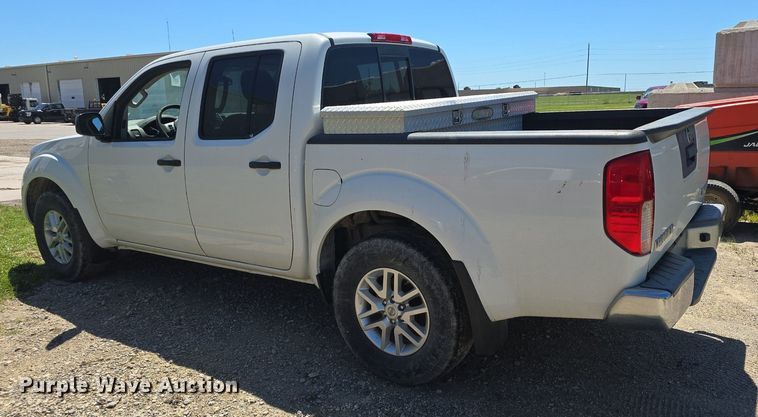 image for item DQ4406 2016 Nissan Frontier SV Crew Cab pickup truck