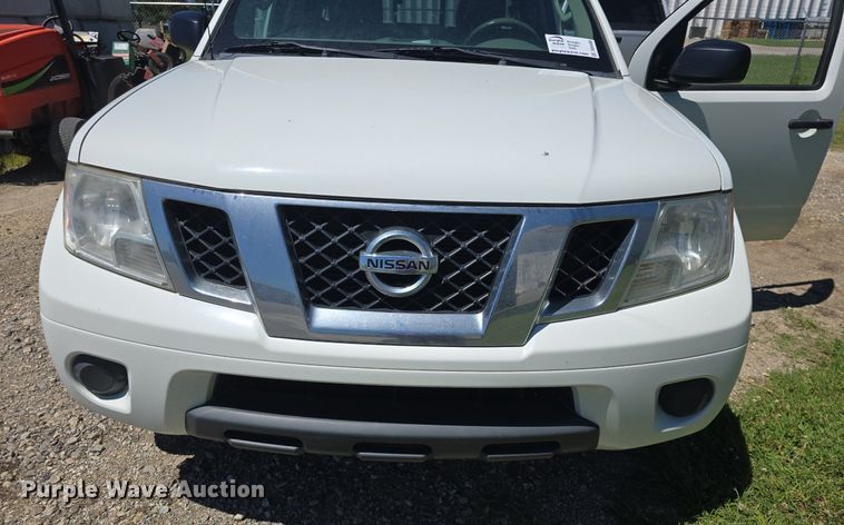 image for item DQ4406 2016 Nissan Frontier SV Crew Cab pickup truck