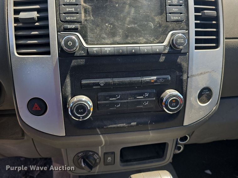 image for item DQ4406 2016 Nissan Frontier SV Crew Cab pickup truck