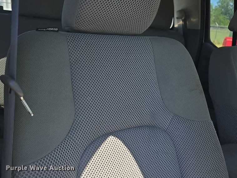 image for item DQ4406 2016 Nissan Frontier SV Crew Cab pickup truck