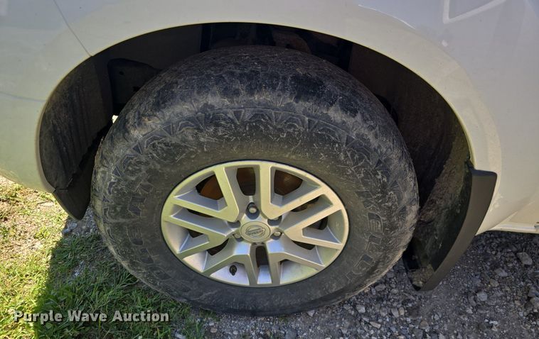 image for item DQ4406 2016 Nissan Frontier SV Crew Cab pickup truck