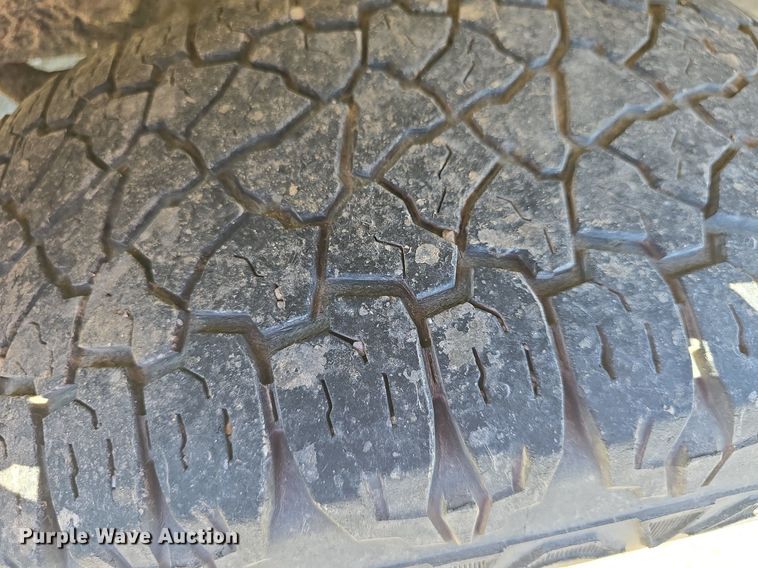 image for item DQ4406 2016 Nissan Frontier SV Crew Cab pickup truck