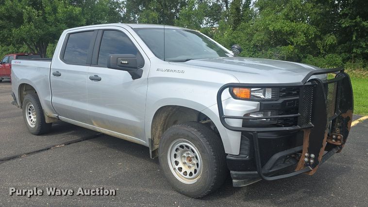 image for item DQ4413 2019 Chevrolet Silverado 1500 Crew Cab pickup truck