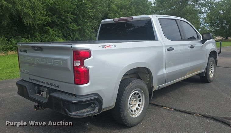 image for item DQ4413 2019 Chevrolet Silverado 1500 Crew Cab pickup truck