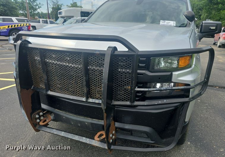 image for item DQ4413 2019 Chevrolet Silverado 1500 Crew Cab pickup truck