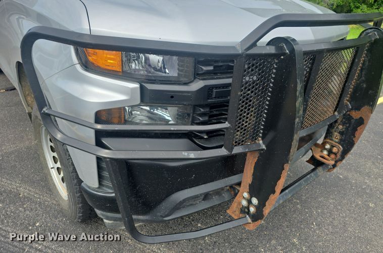 image for item DQ4413 2019 Chevrolet Silverado 1500 Crew Cab pickup truck