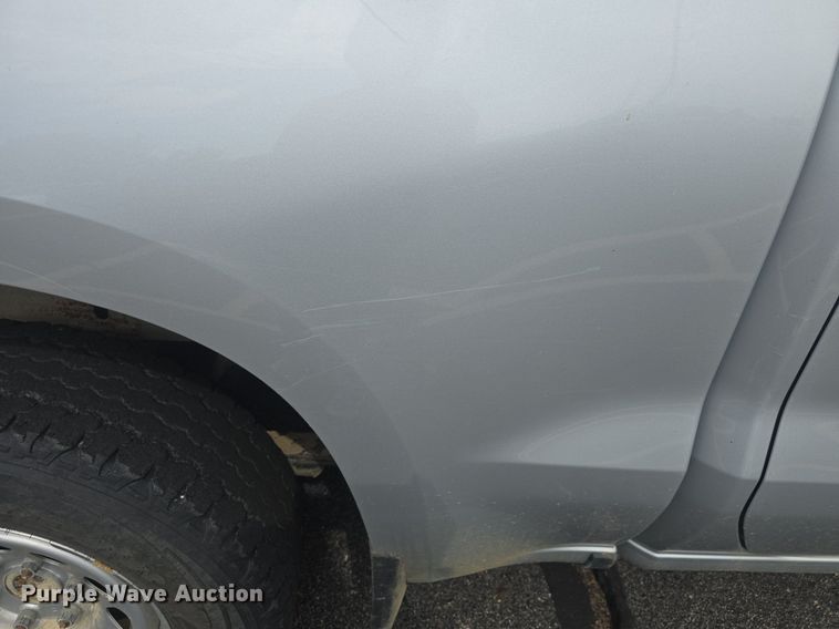 image for item DQ4413 2019 Chevrolet Silverado 1500 Crew Cab pickup truck